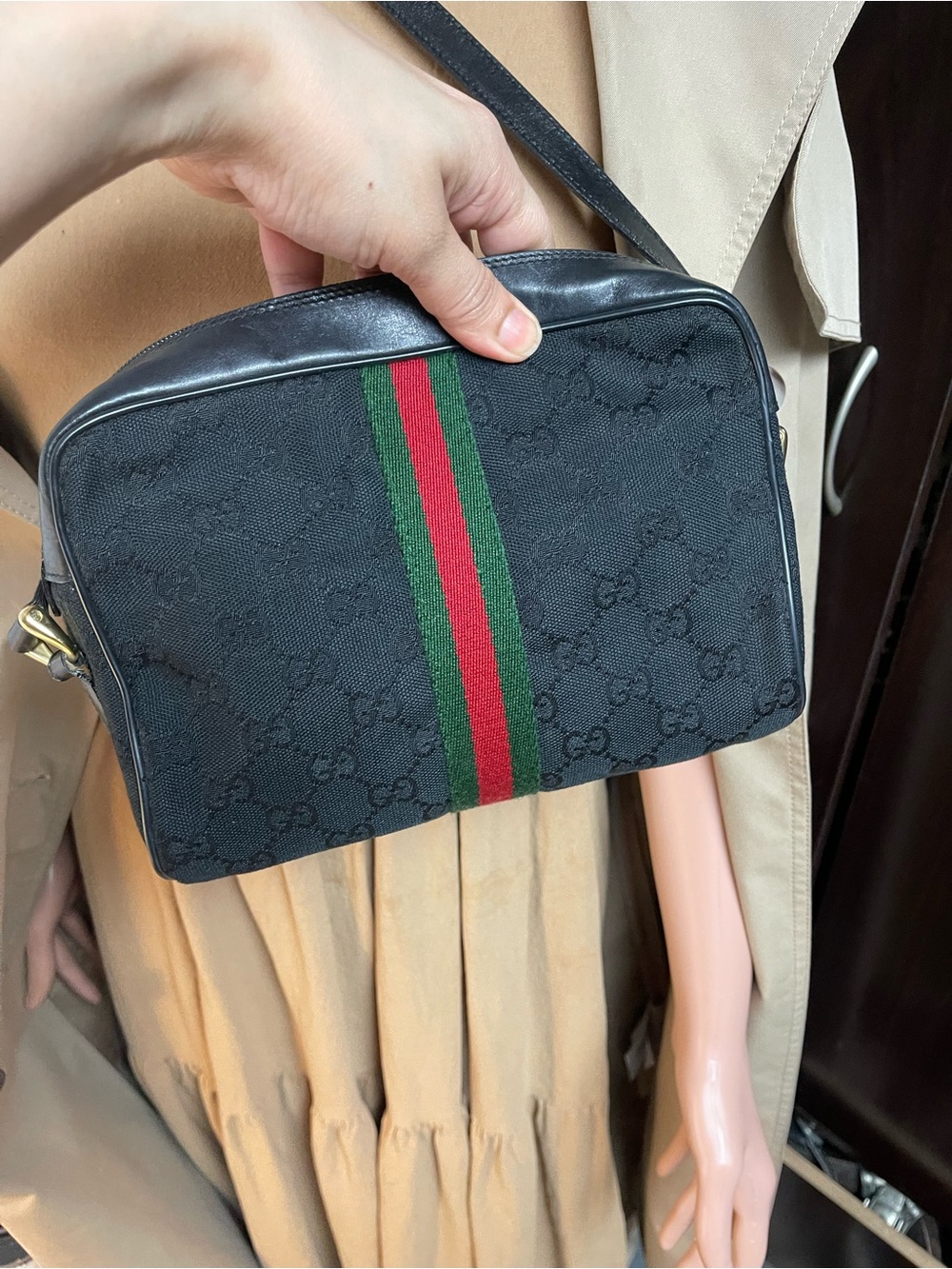 Authentic Gucci vintage web sherry line black crossbody bag - Picture 12 of 12